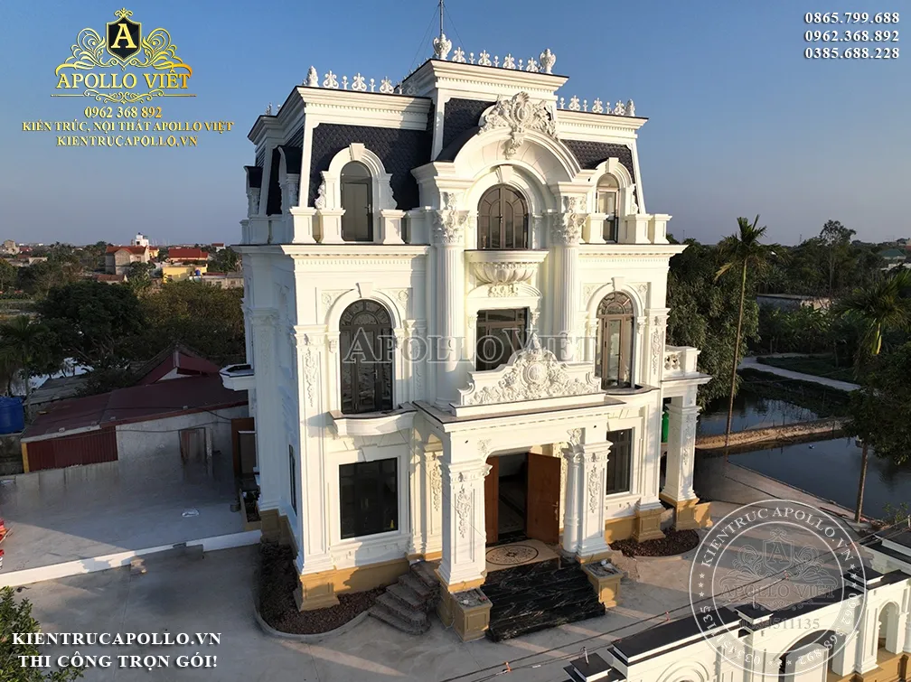 thi-cong-biet-thu-tan-co-dien-2-tang-mai-mansard-1