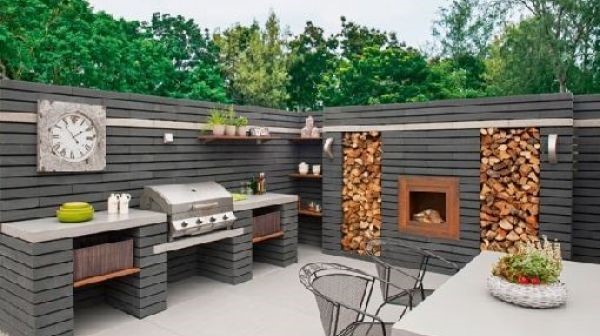 Phong-cach-kien-truc-hien-dai-bep-lo-suoi