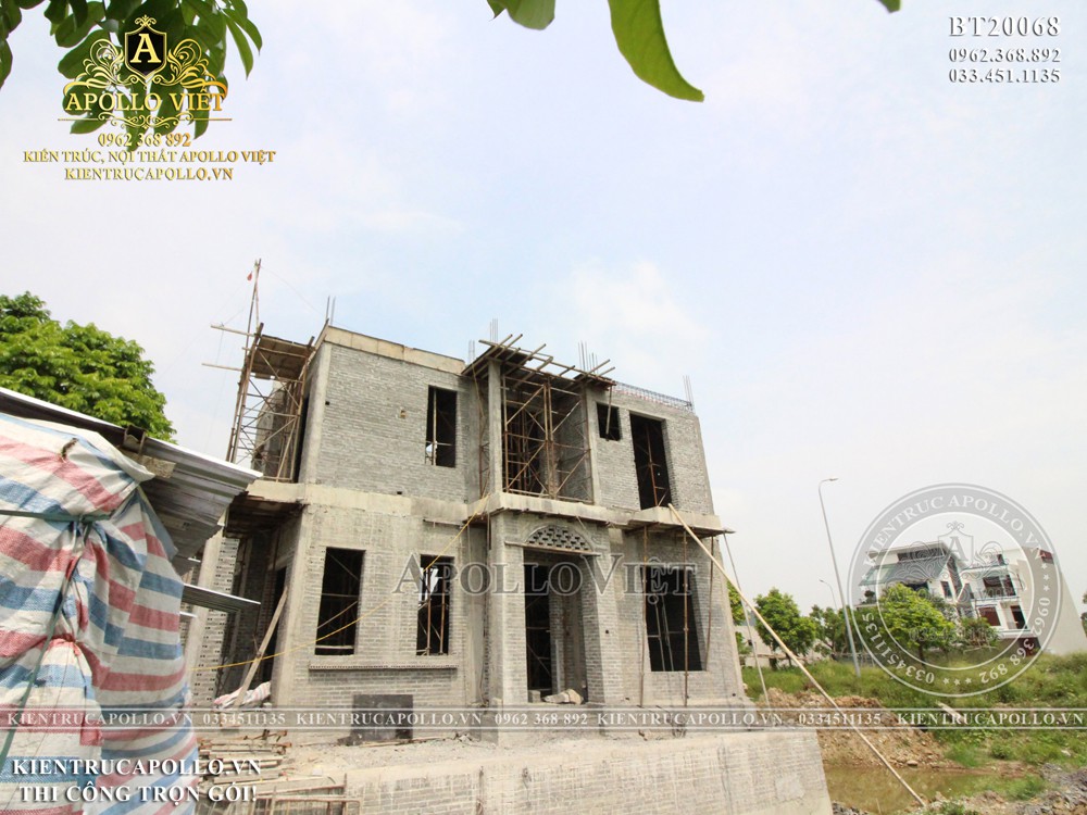 biet-thu-2-tang-tan-co-dien-mai-thai-1-ty-9