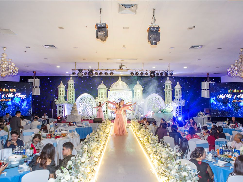 mau-thiet-ke-nha-hang-tiec-cuoi-dep-3