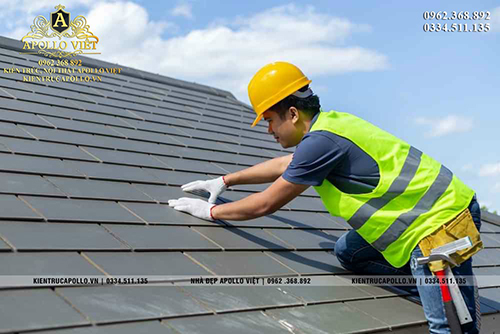 Thi công dán ngói đá và hệ cầu phong lito mái ngói đá đen Lai Châu