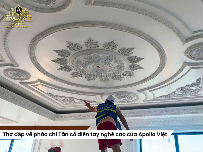 Đội ngũ thợ thi công đắp vẽ hoa văn phào chỉ biệt thự tân cổ điển tay nghề cao của Apollo Việt